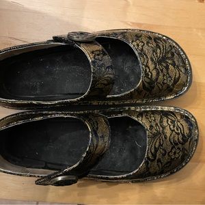 Size 40 Allegria—NO INSOLES
